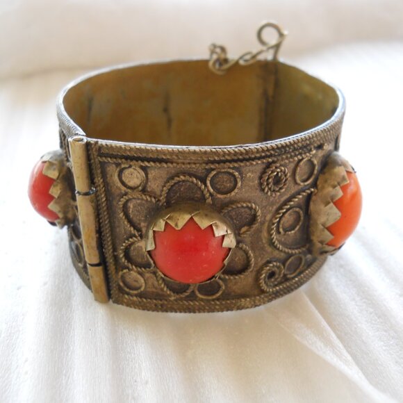 Vintage - Wide Bangle Bracelet        9-30 - Picture 3 of 3